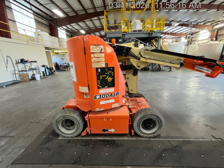 2019 JLG E300AJP