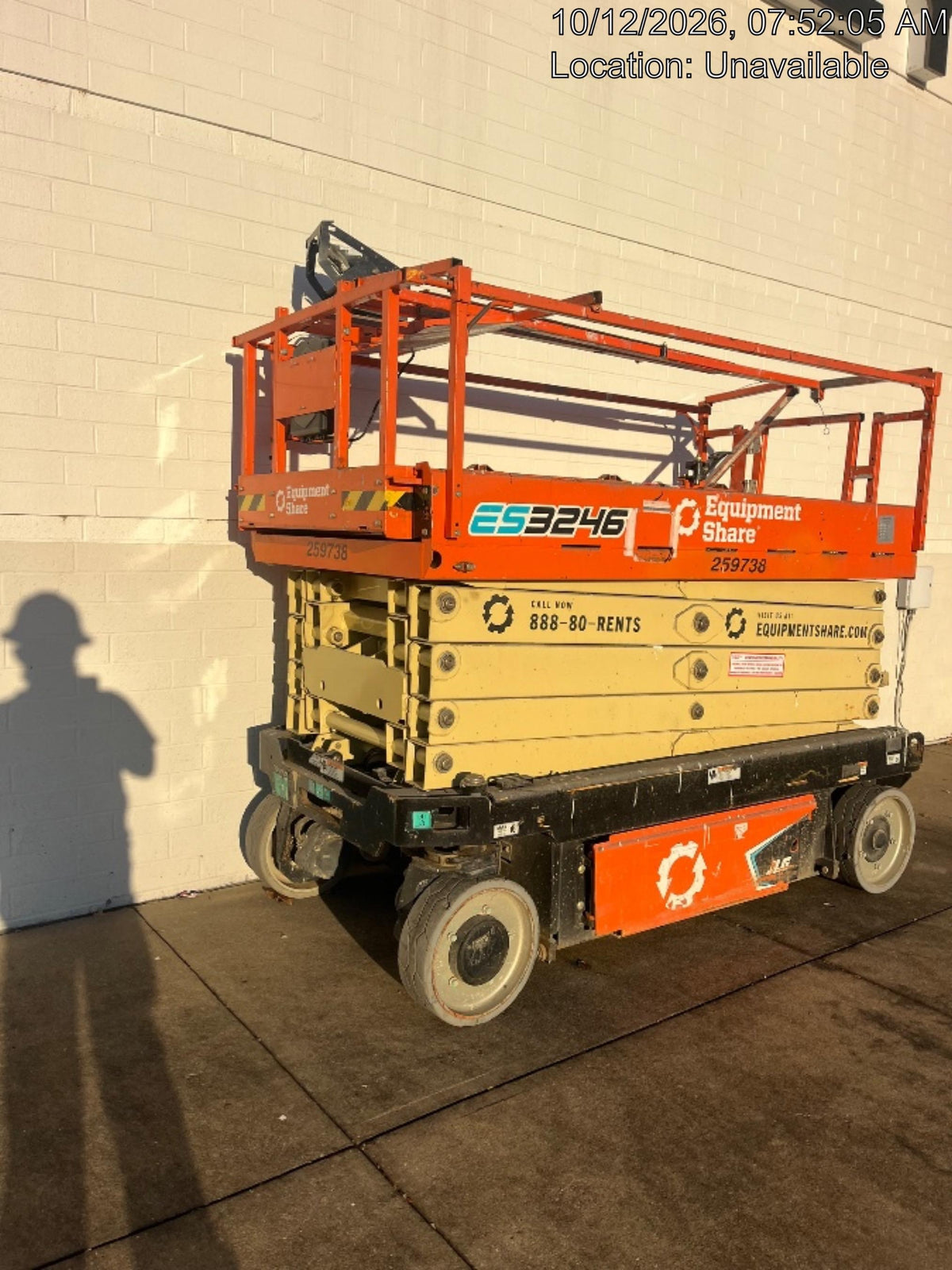 2022 JLG ES3246