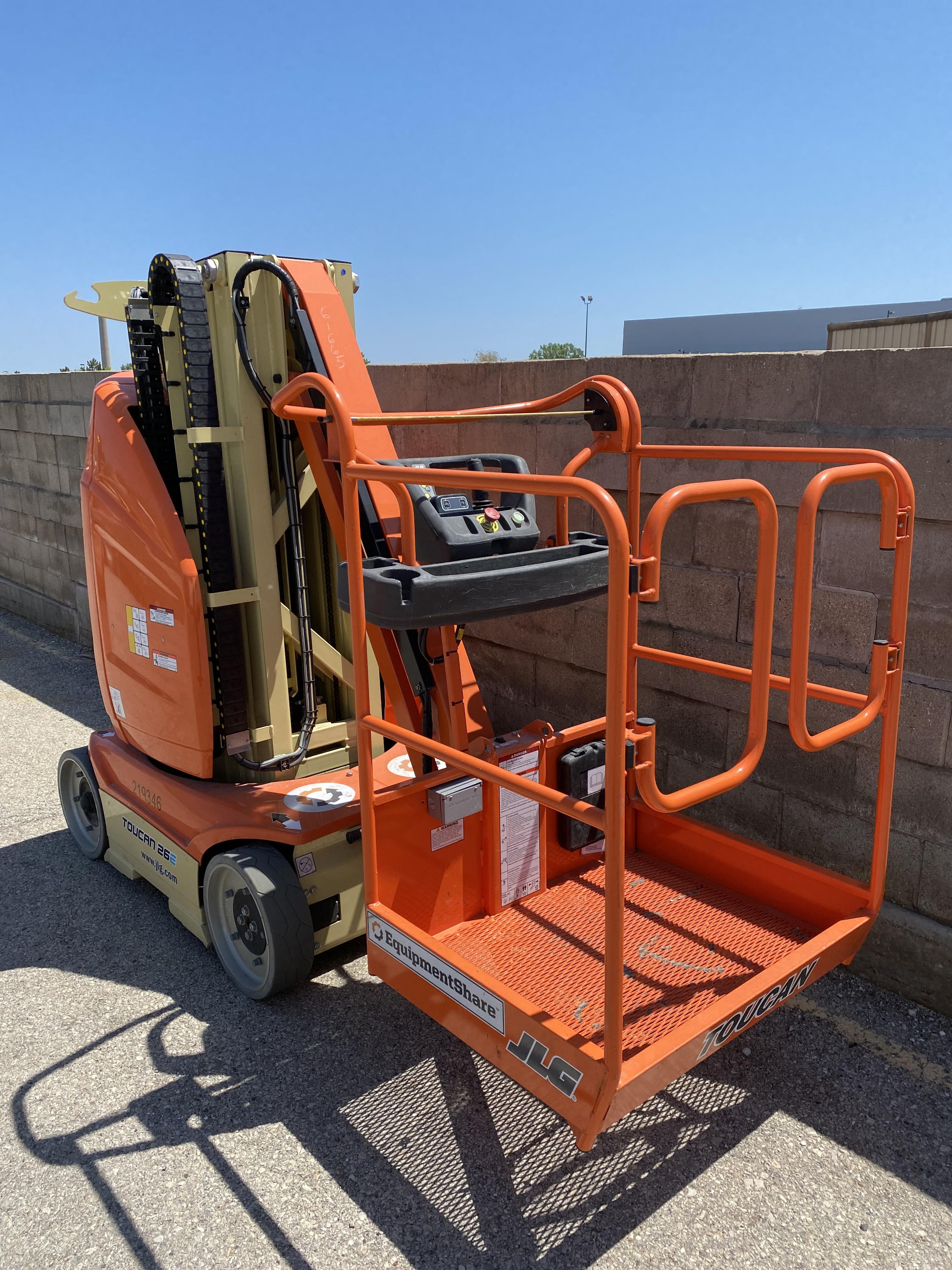 2022 JLG 26E