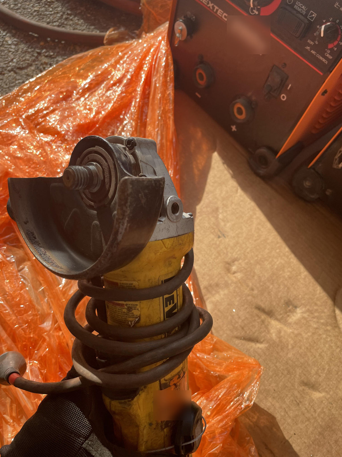 2022 DEWALT DWE402N