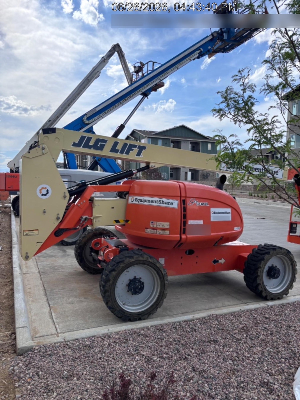 2021 JLG 600AJ