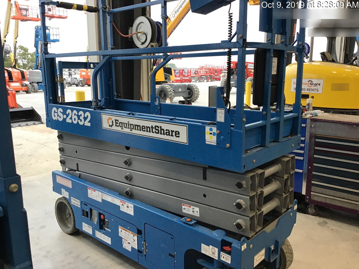 2019 Genie GS-2632 Folding rails with half height swing gate