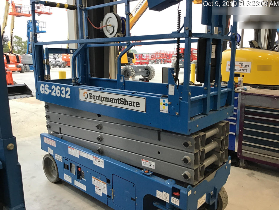 2019 Genie GS-2632 Folding rails with half height swing gate