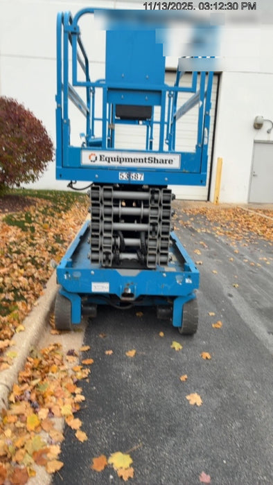 2019 Genie GS-4047 Folding rails with half height swing gate