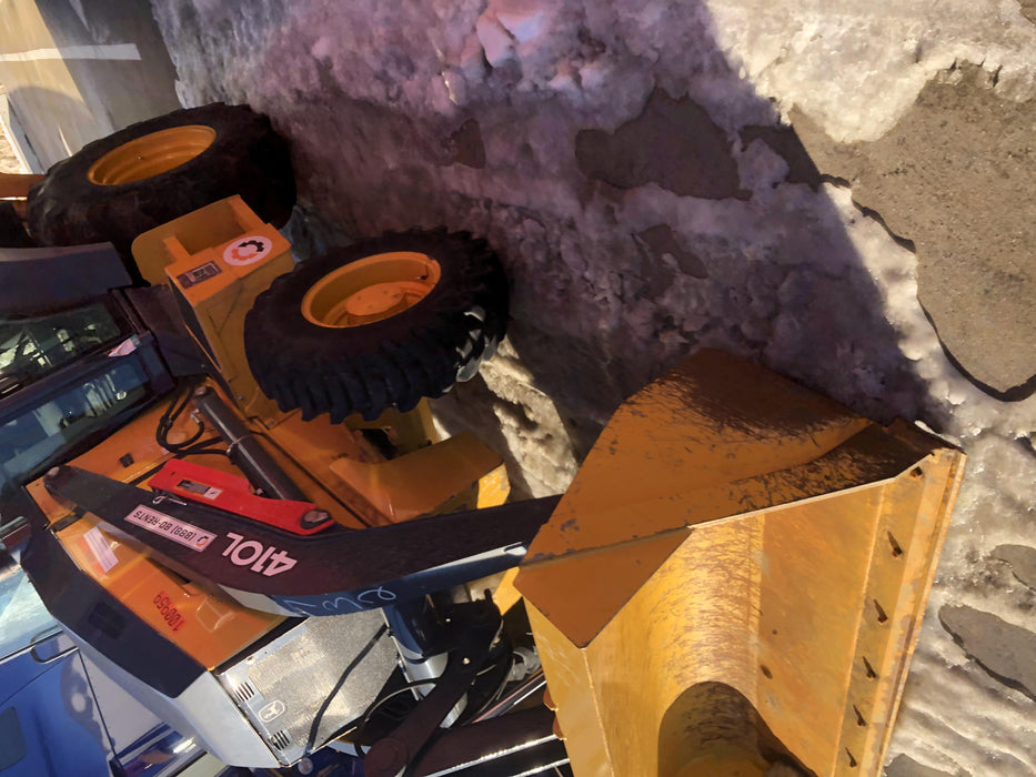 2020 John Deere 410L - Extendable Stick Cab/Heat/Air, 4WD, Extendable Stick, Pilot Controls, 2 Way Hydraulics, TAG Manual QC