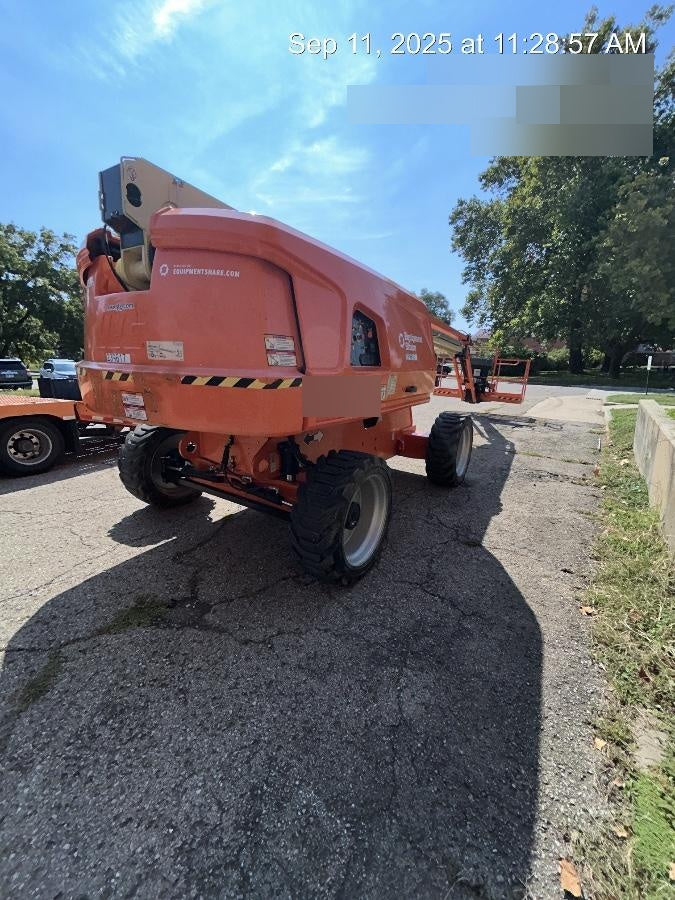 2022 JLG 660SJ