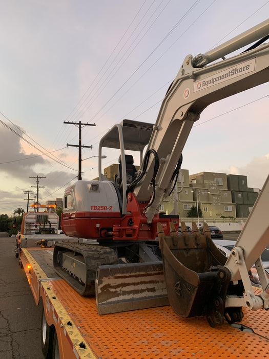 2021 TAKEUCHI TB250-2R