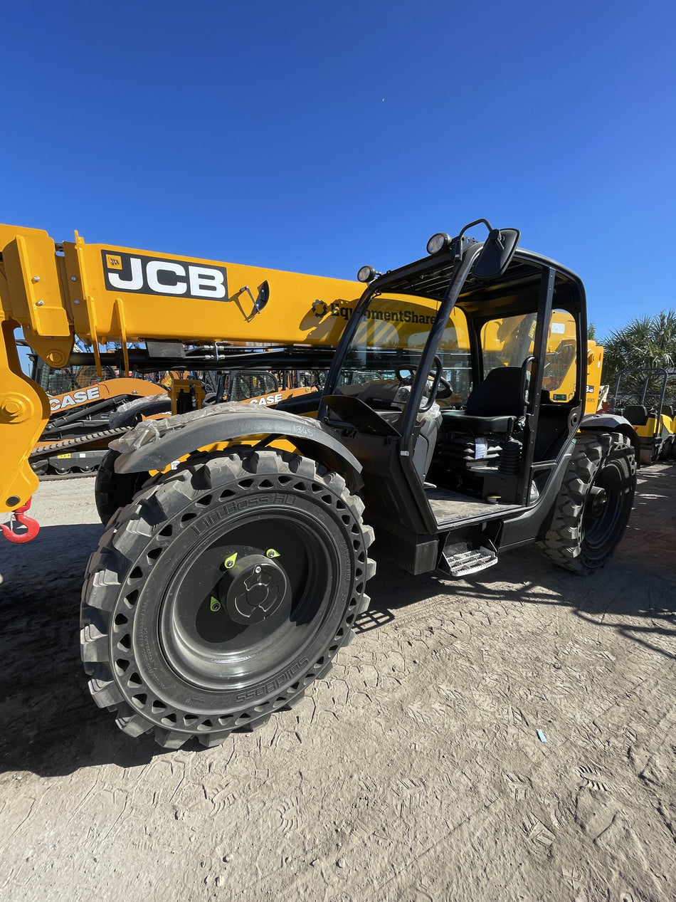 2023 JCB 509-42