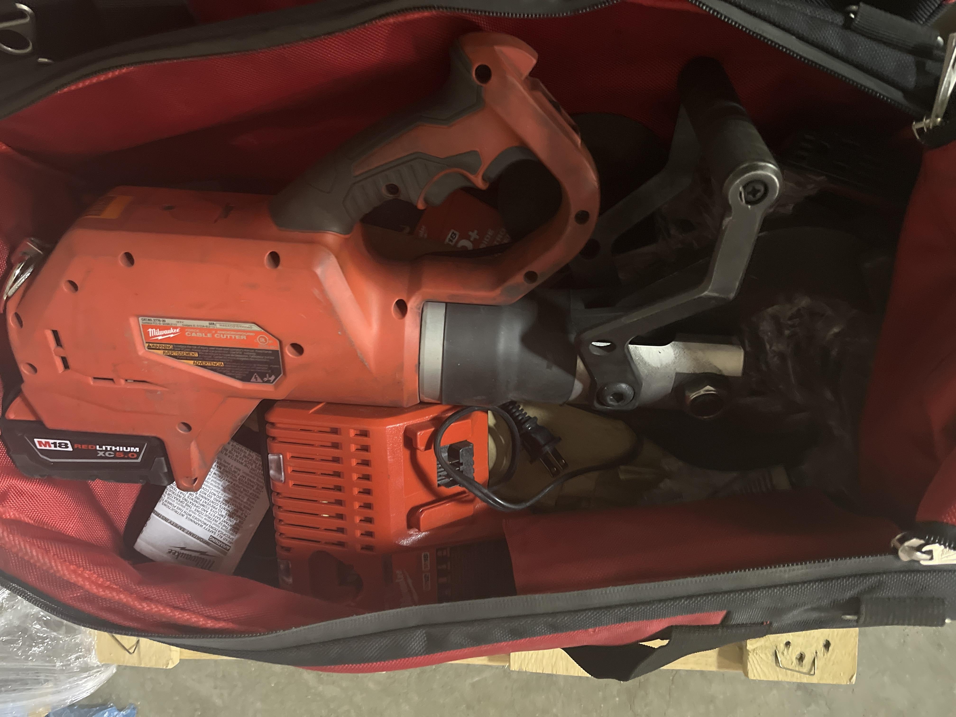 2022 MILWAUKEE 2776-21
