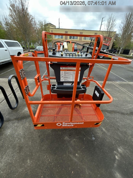 2025 JLG E300AJP