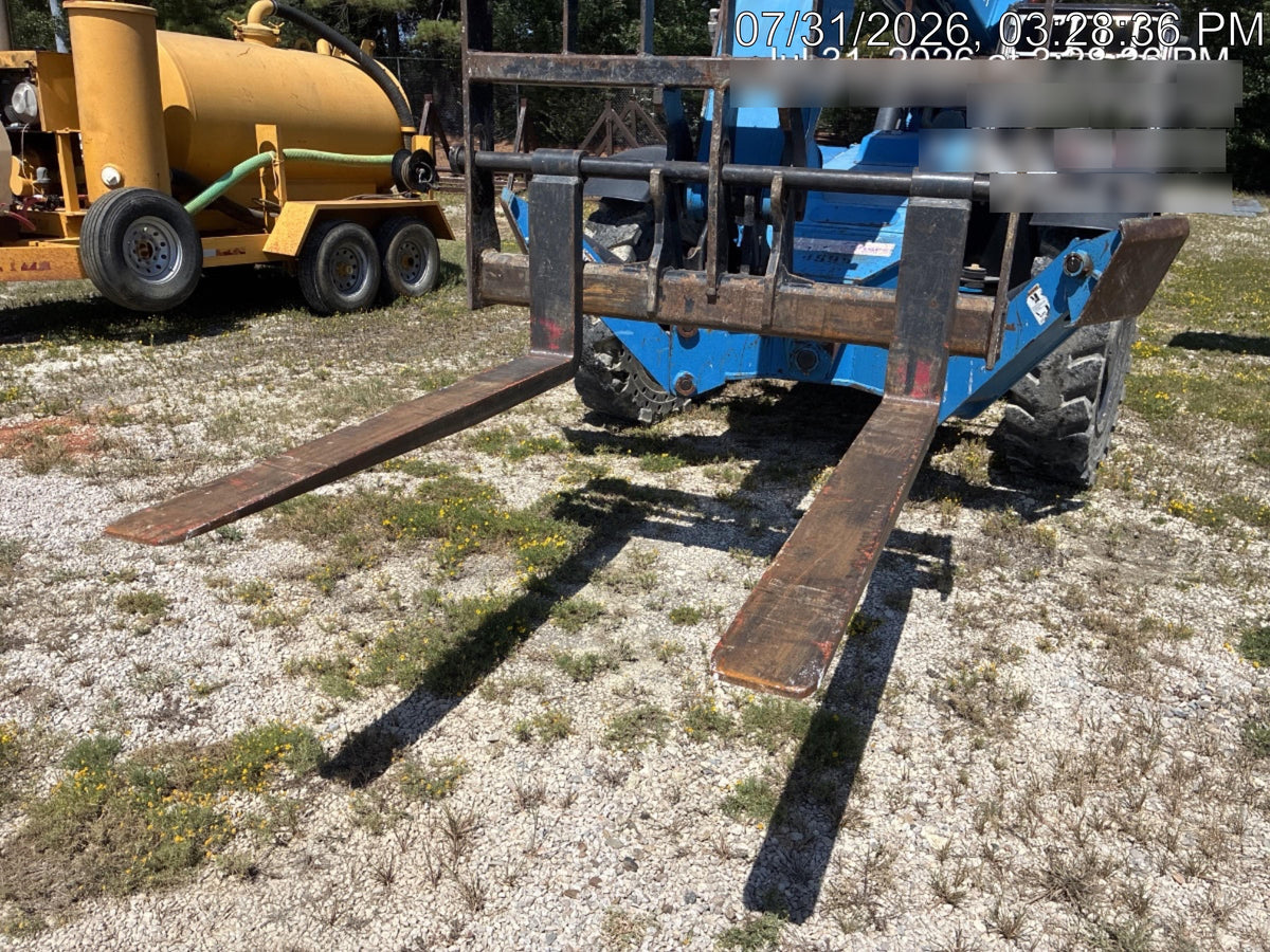 2017 Genie GTH-1056 Genie GTH1056, Solid Tires, 60" carriage, Light Kit, Open ROPS