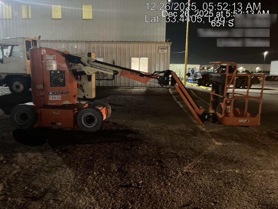 2019 JLG E300AJP
