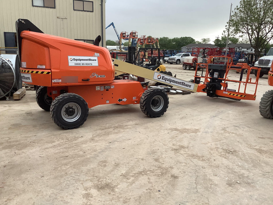 2021 JLG 400S