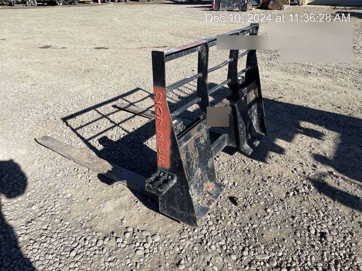 2022 ARROW MATERIAL HANDLING 60" Pallet Forks - Arrow