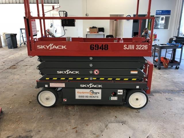 2018 Skyjack SJIII-3226 Skyjack SJIII3226 Scissor Lift w/Trojan Batteries