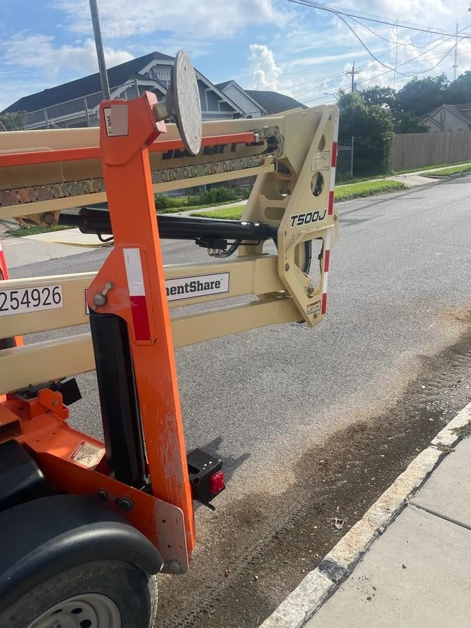 2022 JLG T500J