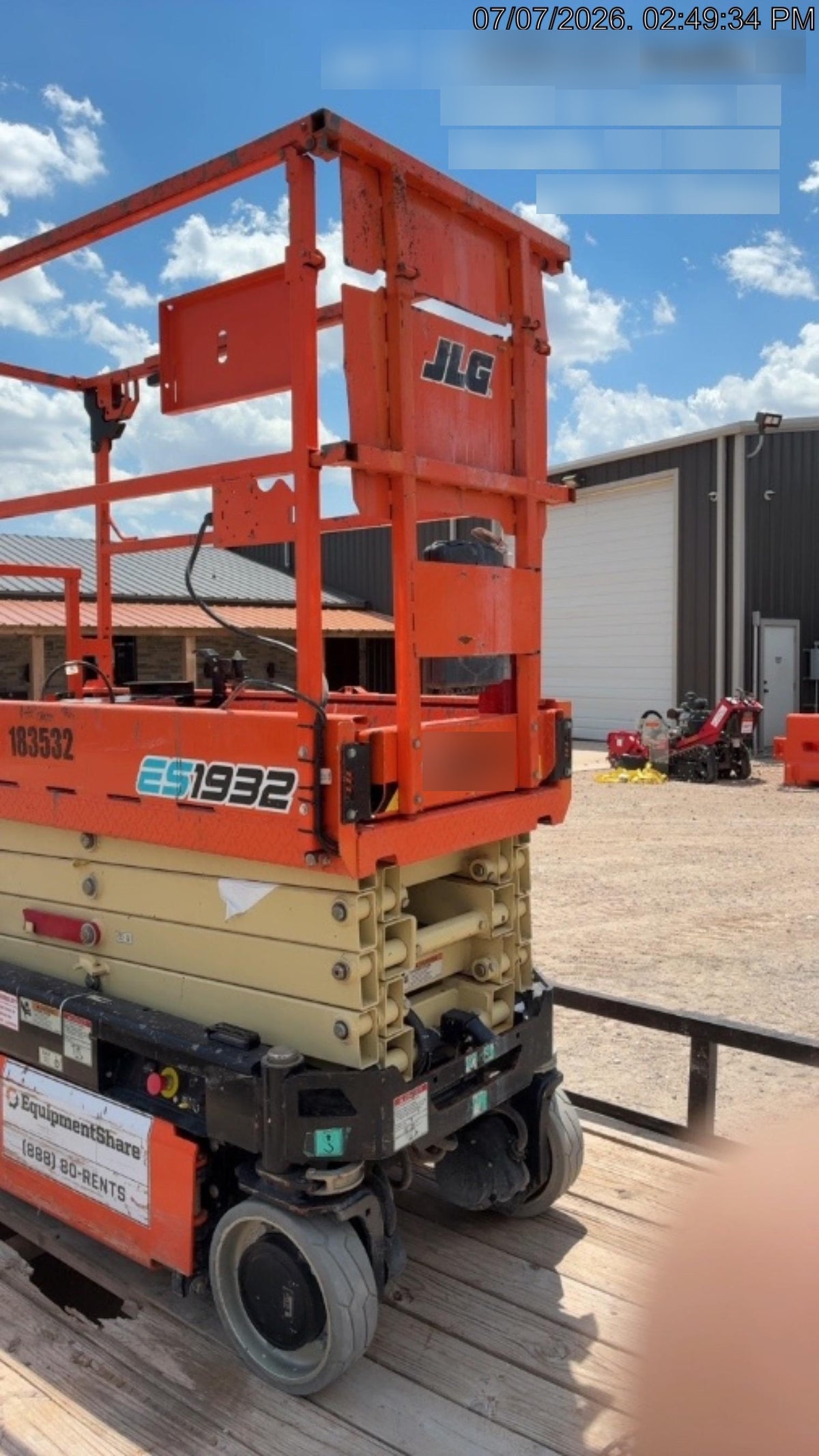 2021 JLG ES1932