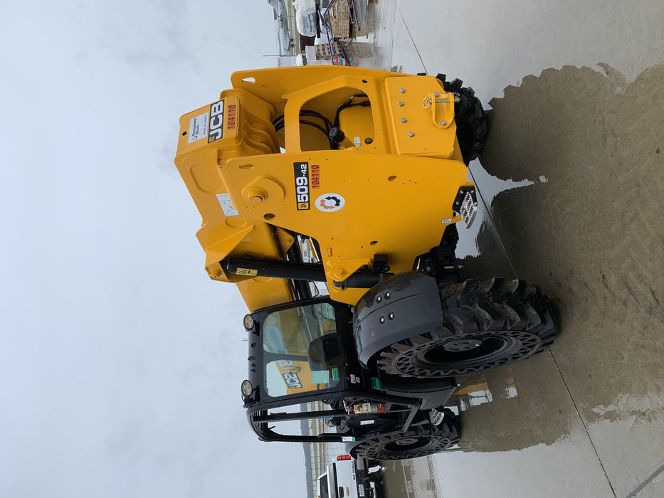 2020 JCB 509-42 Canopy, Solid Tires, Work Lights, Beacon, Aux Hydraulics, Back up Alarm, Lifting Eye, ES Decals