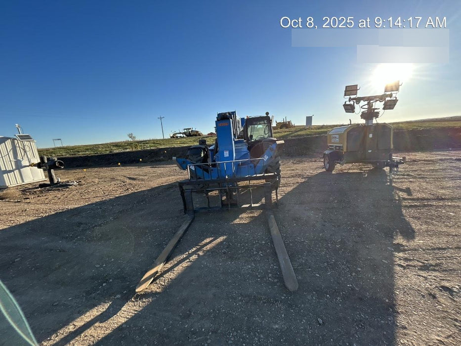 2019 Genie GTH-1056 6' Forks* Genie GTH-1056 w/Enclosed Cab w/HVAC, Work Lights, Solid Tires, Beacon, 60" Carriage and Forks