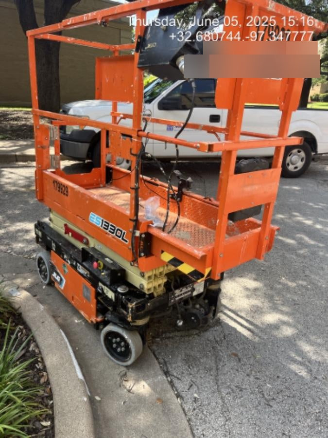 2021 JLG ES1330L