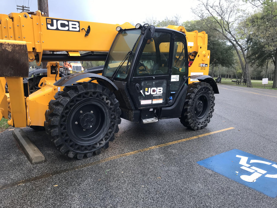 2019 JCB 512-56 Enclosed Cab, 109 HP, Solid Tires, Worklights, Beacon, Aux Hydraulics, Lifting Eye w/60" Carriage/60" Forks
