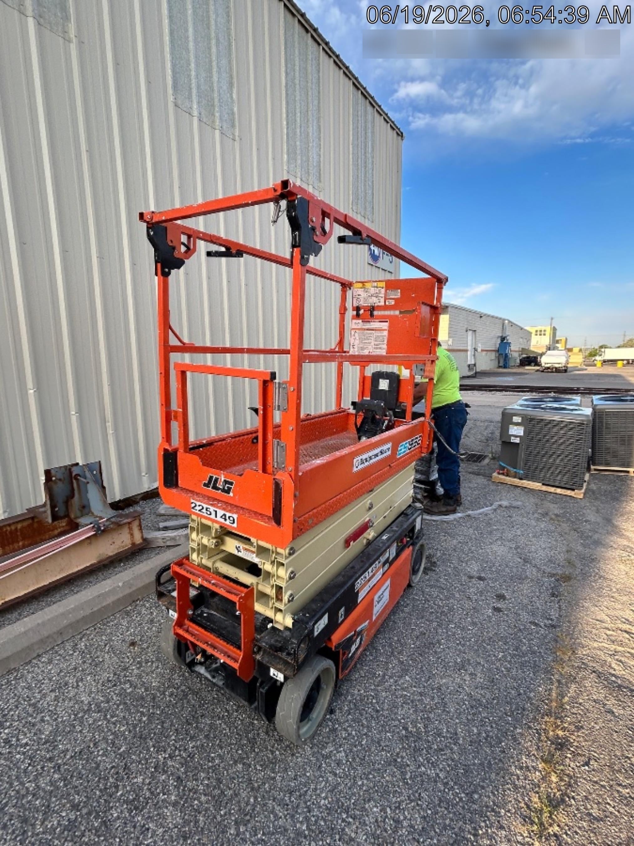 2022 JLG ES1932