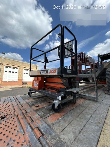 2023 JLG 1030P