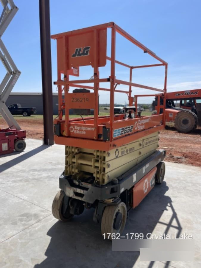 2022 JLG ES2632