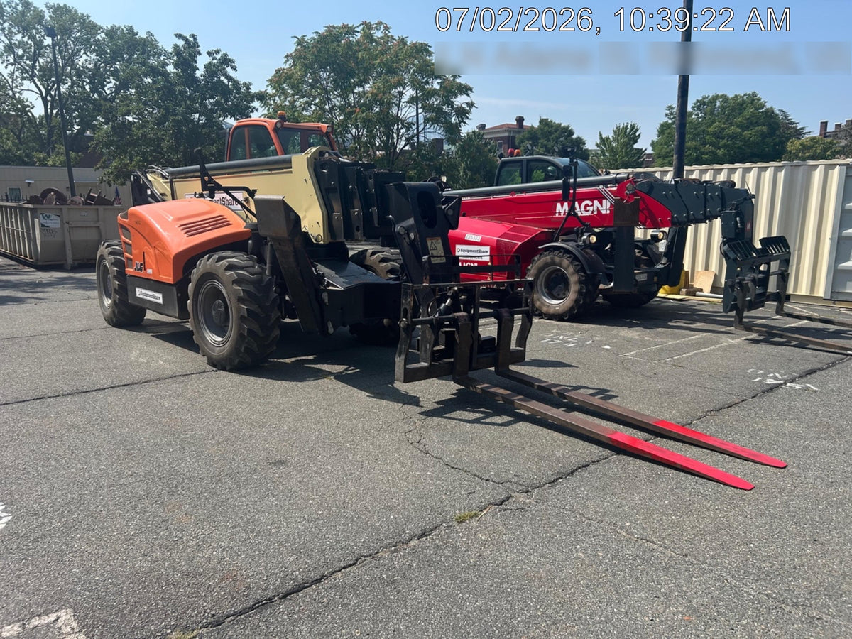 2021 JLG 1075