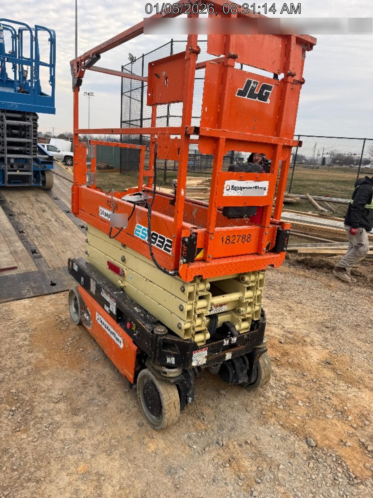 2021 JLG ES1932