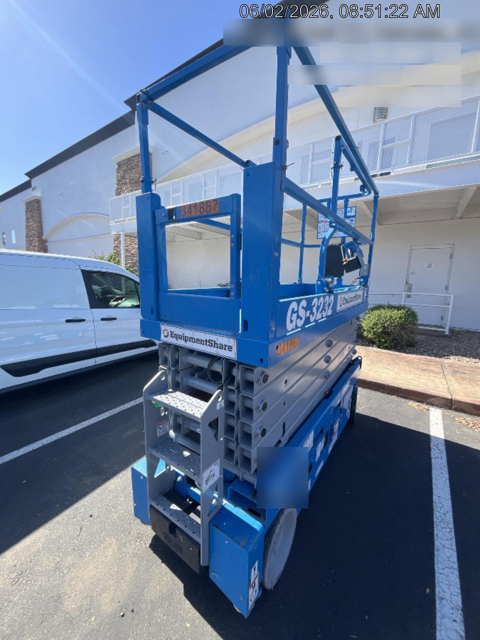 2023 GENIE GS-3232