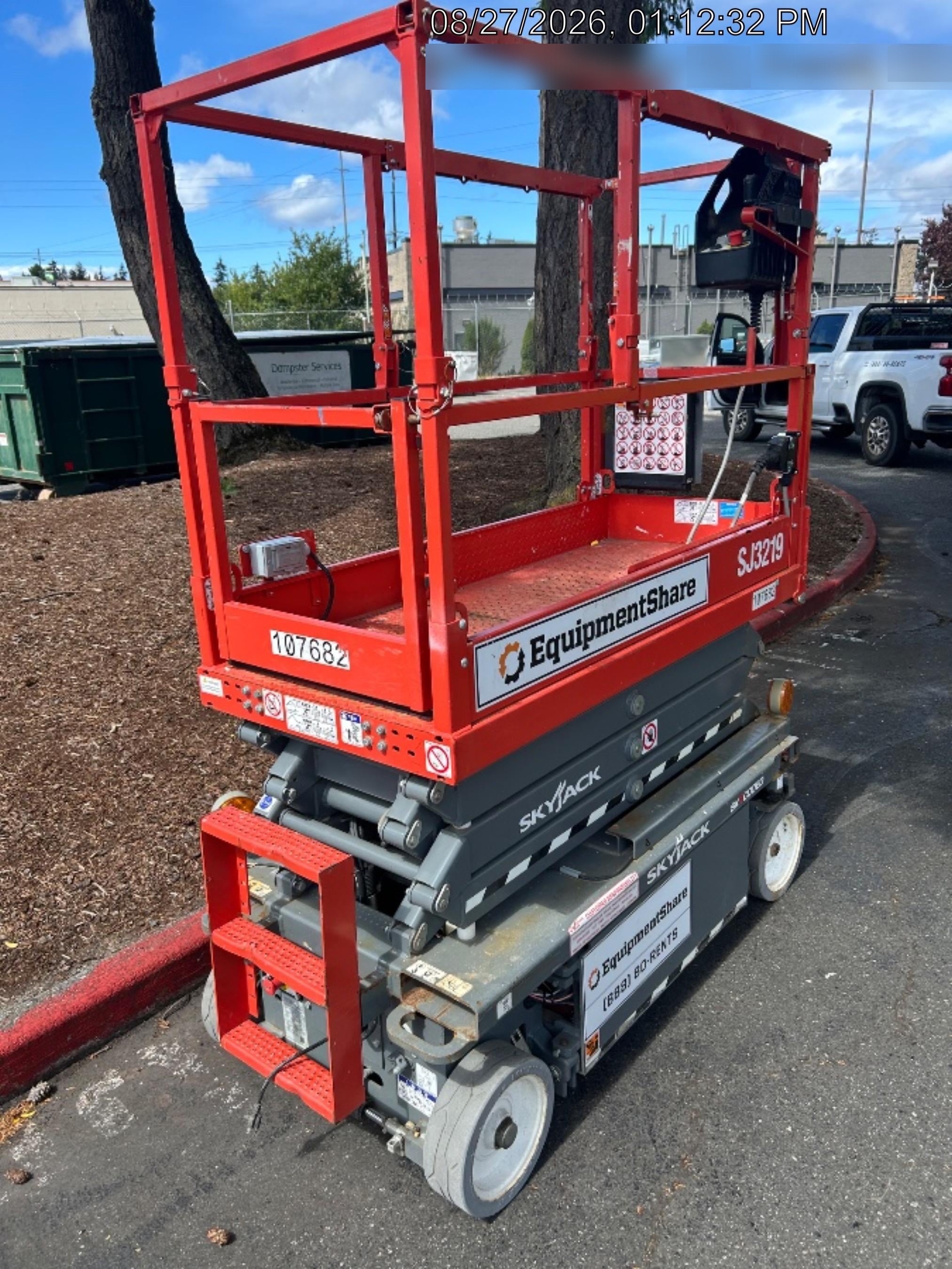 2020 Skyjack SJIII-3219 Solid NM Tires, Half height spring hinged entry gate, Dual Beacons, 800W Inverter