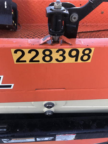 2022 JLG ES1330L