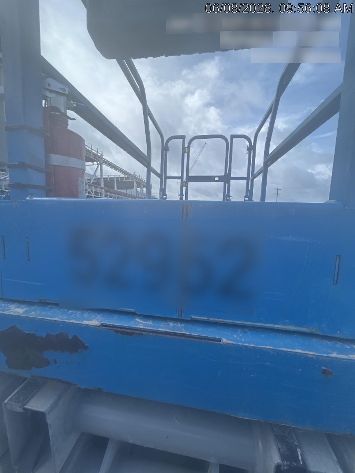 2019 Genie GS-4047 Folding rails with half height swing gate