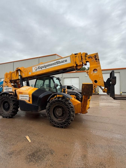 2019 JCB 512-56 Enclosed Cab, 109 HP, Solid Tires, Worklights, Beacon, Aux Hydraulics, Lifting Eye w/60" Carriage/60" Forks