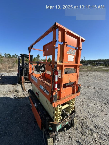 2021 JLG ES1932