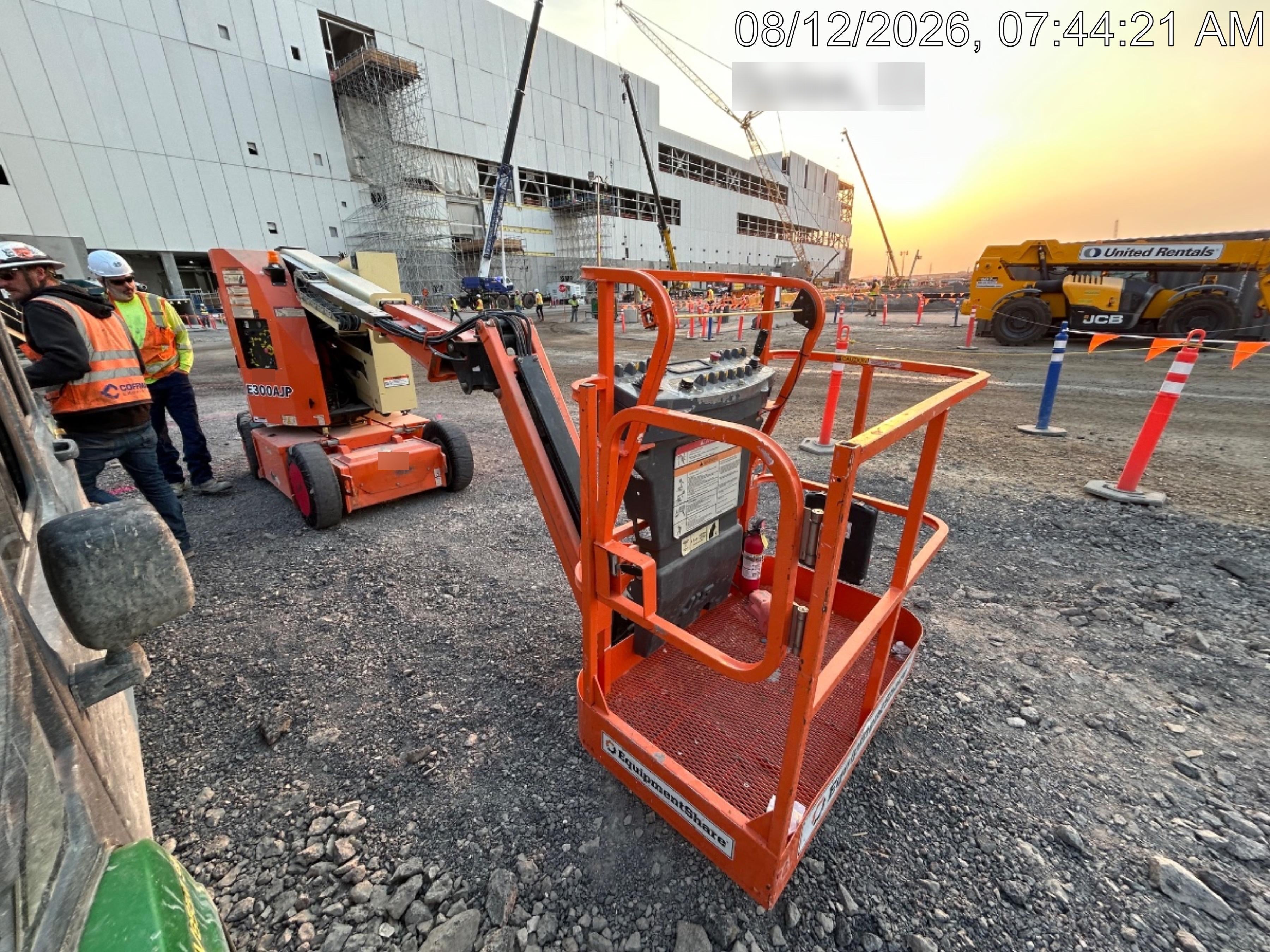 2019 JLG E300AJP