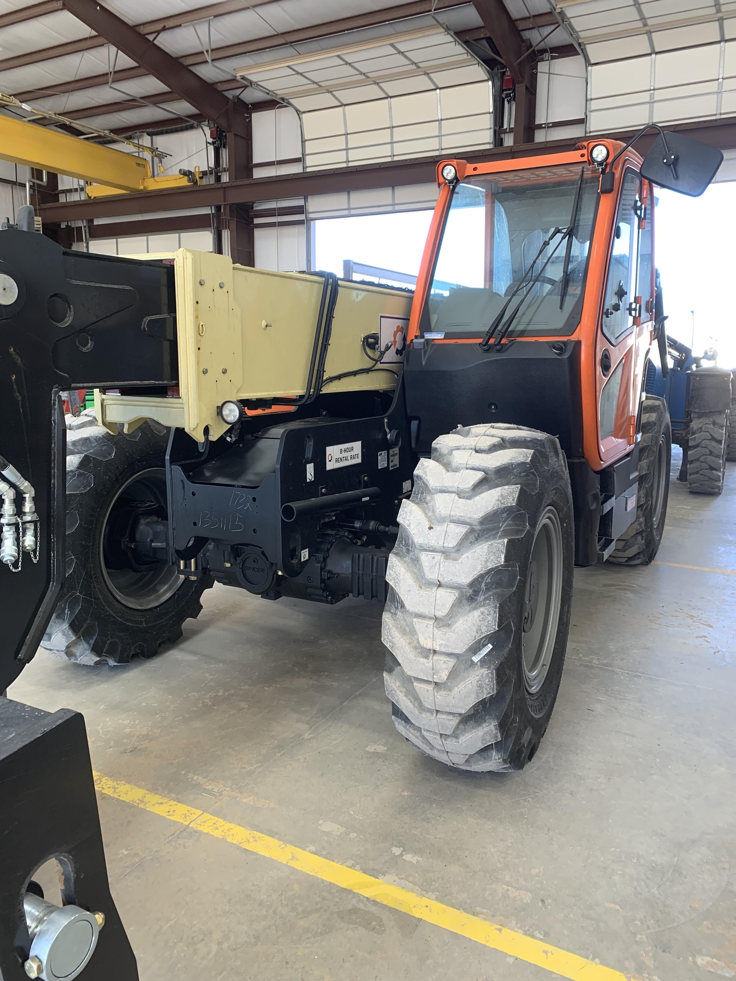 2021 JLG 1732