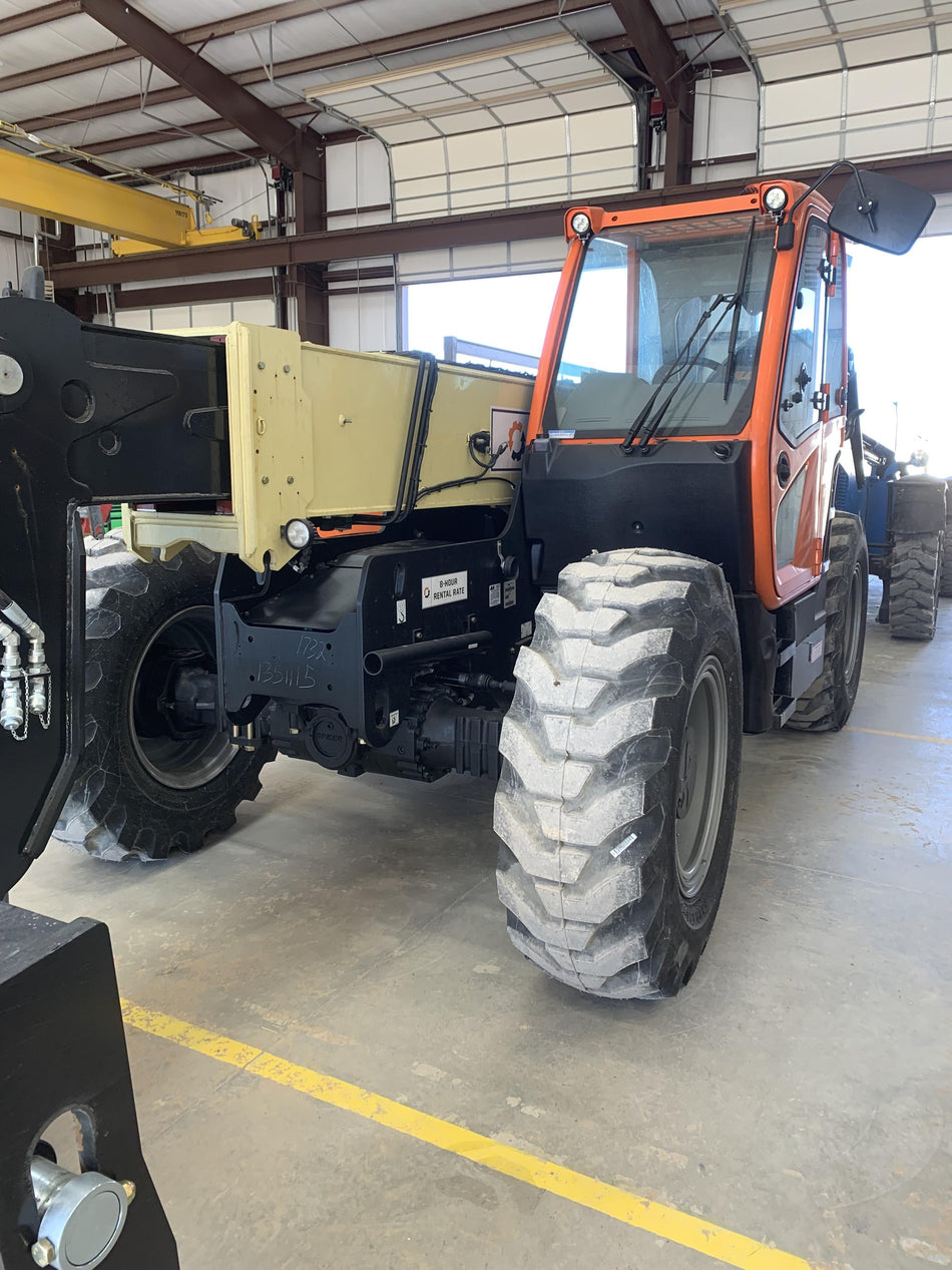2021 JLG 1732