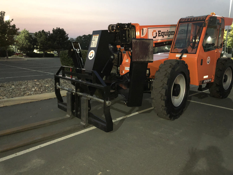 2020 Skytrak 10054 Cab/Heat/Air, Solid Tires, Work Lights, Beacon, Aux Hydraulics, Back up Alarm, Lifting Eye, ES Decals