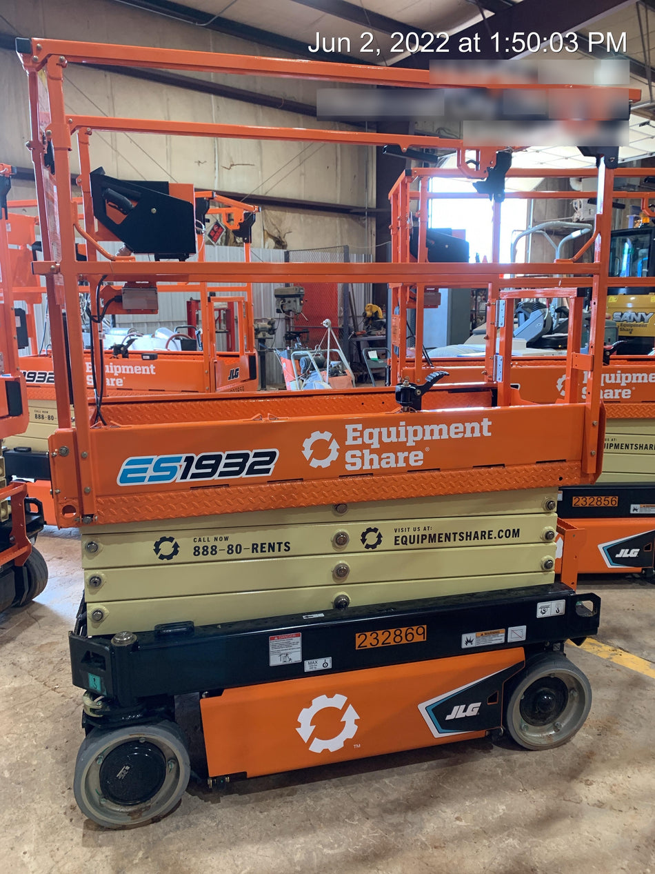 2022 JLG ES1932