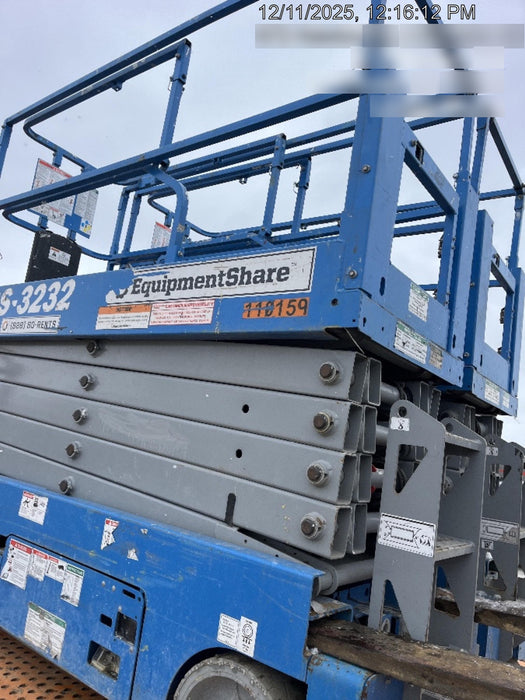 2020 Genie GS-3232 Standard, Folding half height swing gate