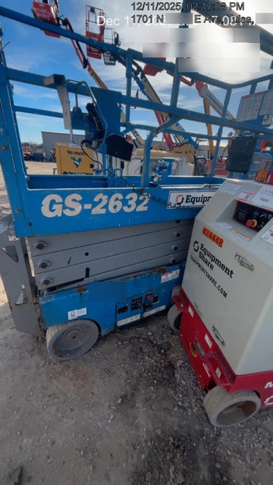 2019 Genie GS-2632 Folding rails with half height swing gate