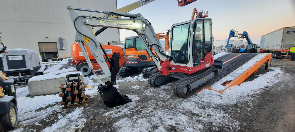 2021 TAKEUCHI TB250-2C