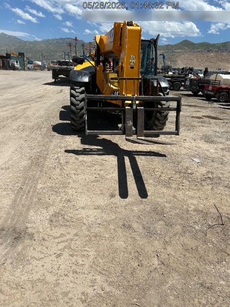 2019 JCB 509-42 Cab/Heat/Air, 74 HP, Solid Tires, STD Worklight, Beacon, Aux Hydraulics, Lifting Eye, Back up Alarm w/66" Carriage/60" Forks
