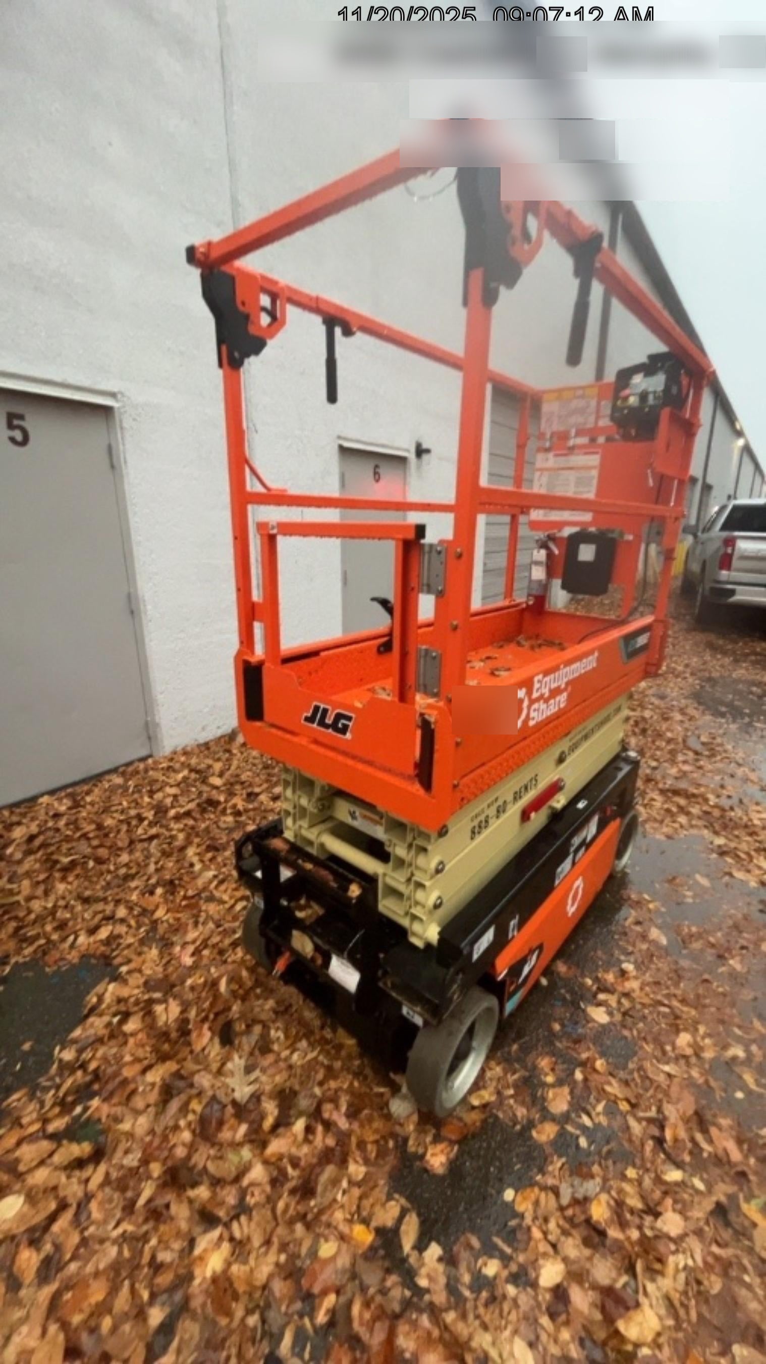 2025 JLG ES1932