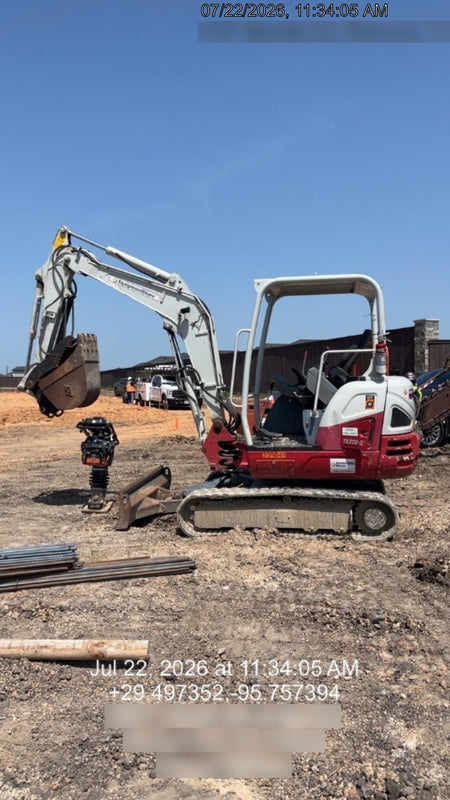 2022 TAKEUCHI TB235-2R