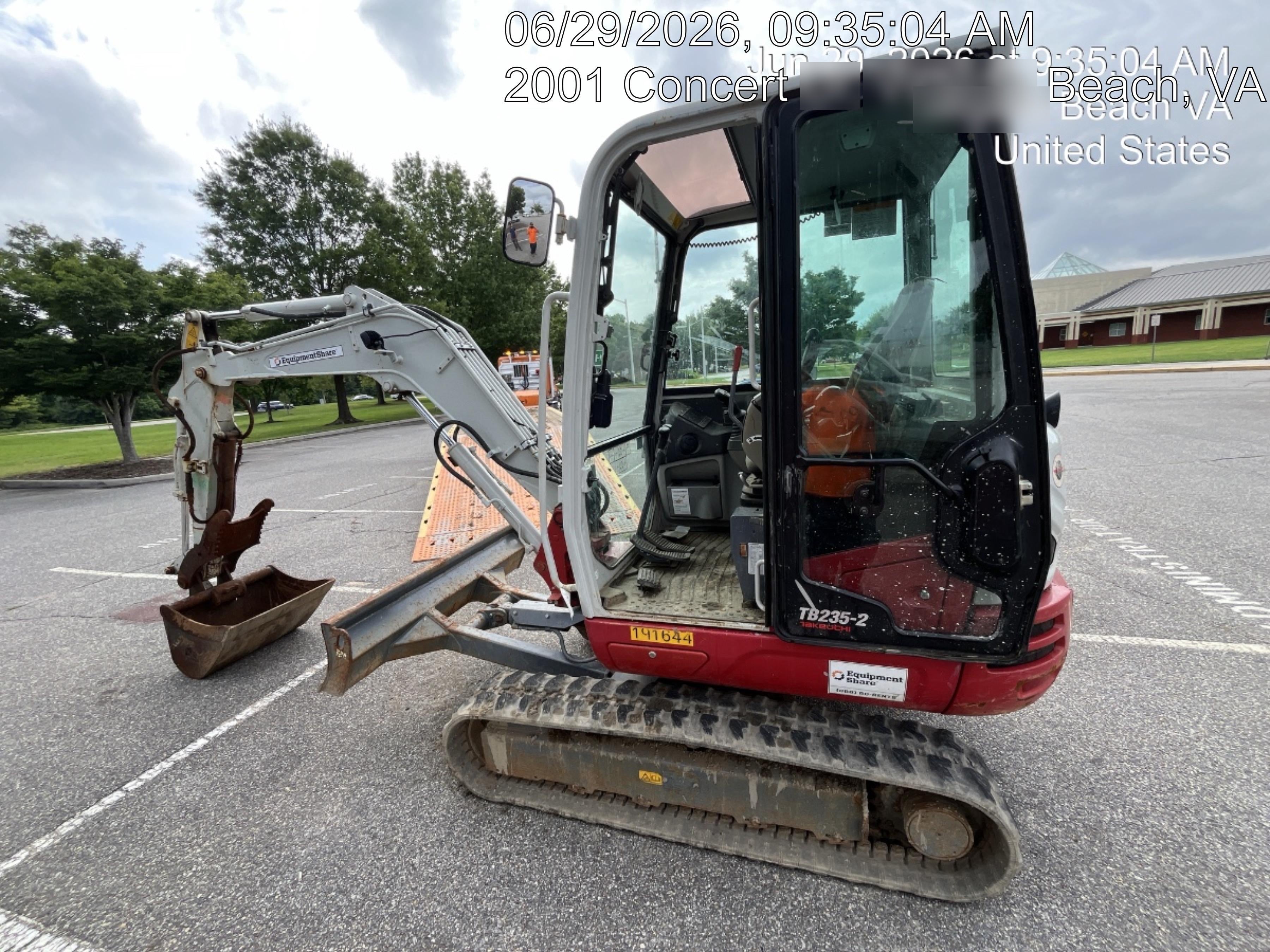 2021 TAKEUCHI TB235-2CR