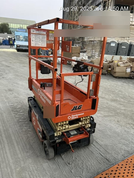 2022 JLG ES1330L