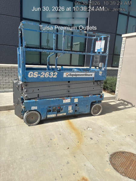 2019 Genie GS-2632 Folding rails with half height swing gate